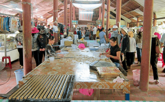 Xưởng làm kẹo dừa tại Bến Tre