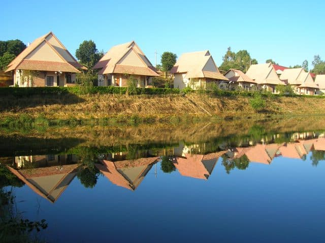 Là một trong những khách sạn Gia Lai có view hồ thoáng mát (Ảnh ST)