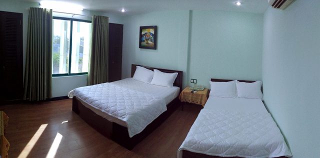 Phòng ngủ rộng rãi, sạch sẽ EMT Homestay (Ảnh: ST)