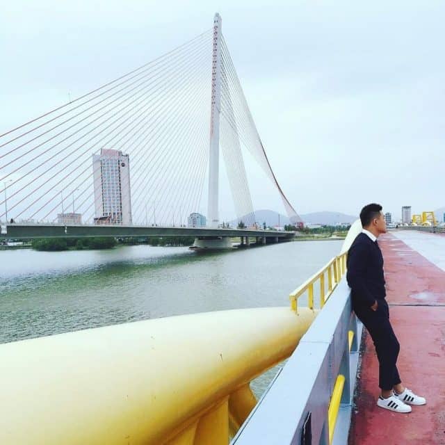 Những bức ảnh ấn tượng được ghi lại tại cầu Nguyễn Văn Trỗi (Ảnh ST)