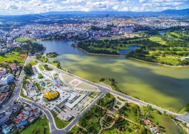 Toàn cảnh quảng trường Lâm Viên từ trên cao (Ảnh ST)