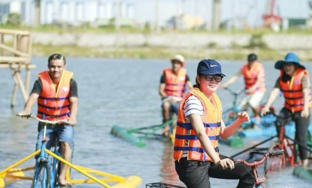 Trải nghiệm những trò chơi sinh hoạt thú vị tại Khu du lịch sinh thái Chân trời góc bể. (Ảnh: ST)