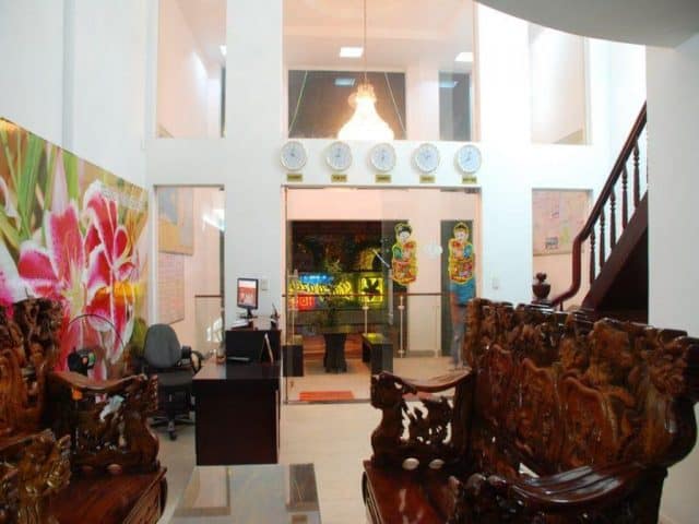 Sảnh tiếp khách của Stargazer Hotel (Ảnh ST)
