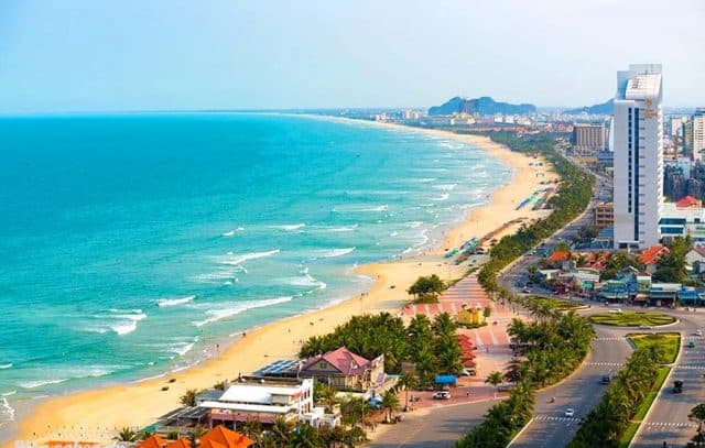 Tự mình khám phá những địa điểm đẹp của Đà Nẵng sẽ rất thú vị đấy (Ảnh ST)