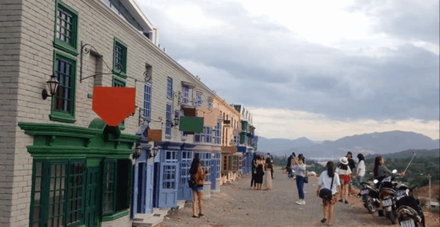 Thu hút đông đảo du khách ghé thăm (Ảnh: ST)