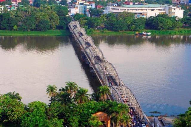 Cầu Tràng Tiền từ trên cao (Ảnh ST)