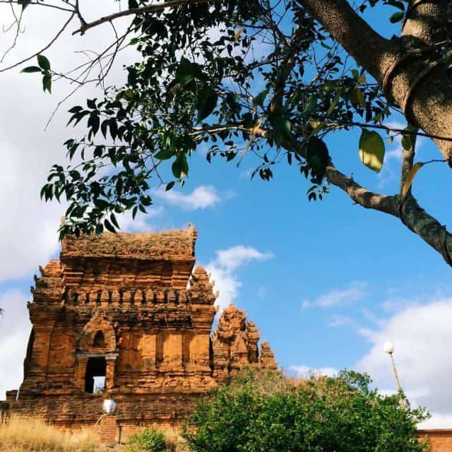 Tháp Poklong Garai