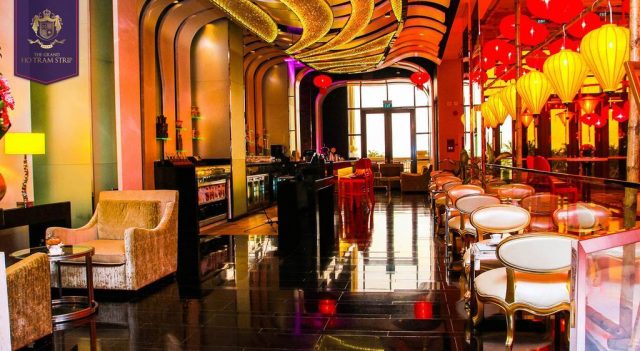 Sảnh ngoài của khách sạn the grand ho tram strip mang đậm nét Châu Âu (Ảnh ST)