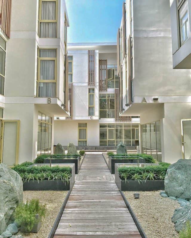 Khung cảnh bên ngoài của resort (Ảnh ST)