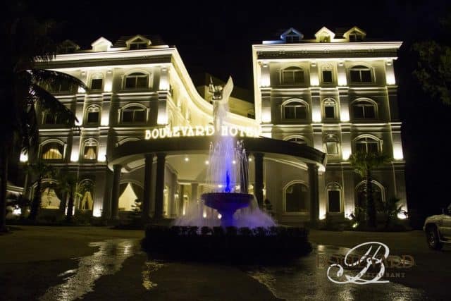 Khách sạn vào buổi tối