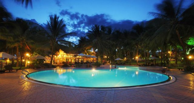 Hồ bơi của Resort (Ảnh ST)
