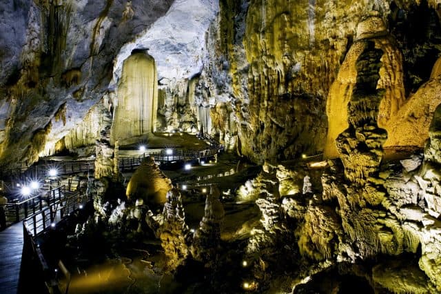 Động Thiên Long nhìn từ bên trong (Nguồn: sưu tầm)