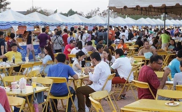 Festival đông kín người tham gia (ảnh ST) Festival đông kín người tham gia (ảnh ST)