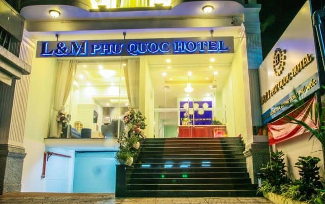 Cửa vào khách sạn L&M Hotel Phú Quốc (Ảnh ST)
