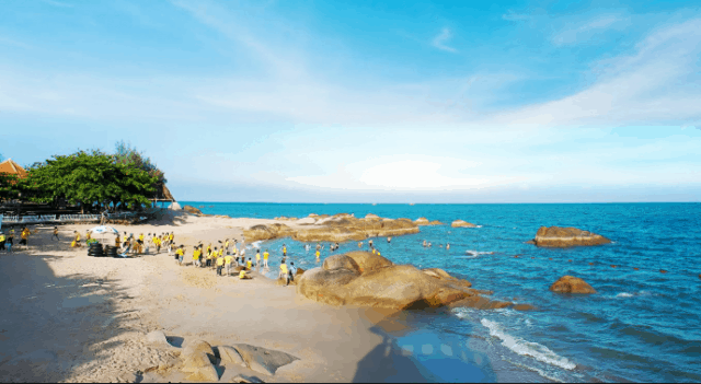 Biển Long Hải lúc nào cũng nườm nượp người vào những dịp nghỉ lễ (ảnh ST) Biển Long Hải lúc nào cũng nườm nượp người vào những dịp nghỉ lễ (ảnh ST)