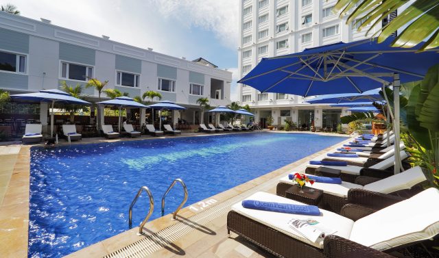 Bể bơi ngoài trời của khách sạn ocean pearl Phú Quốc (Ảnh ST)
