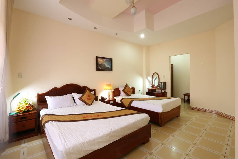 Phòng được thiết kế đơn giản, nhã nhặn, tươi sáng. Ảnh ST