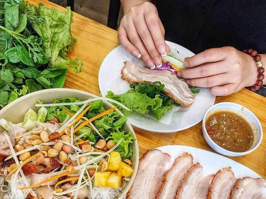Bánh tráng cuốn thịt heo Đà Nẵng. Hình: Zing