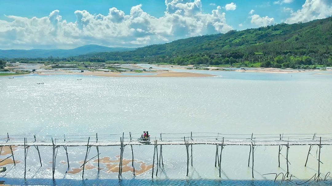 Toàn cảnh cầu gỗ Ông Cọp. Hình: Nhật Minh